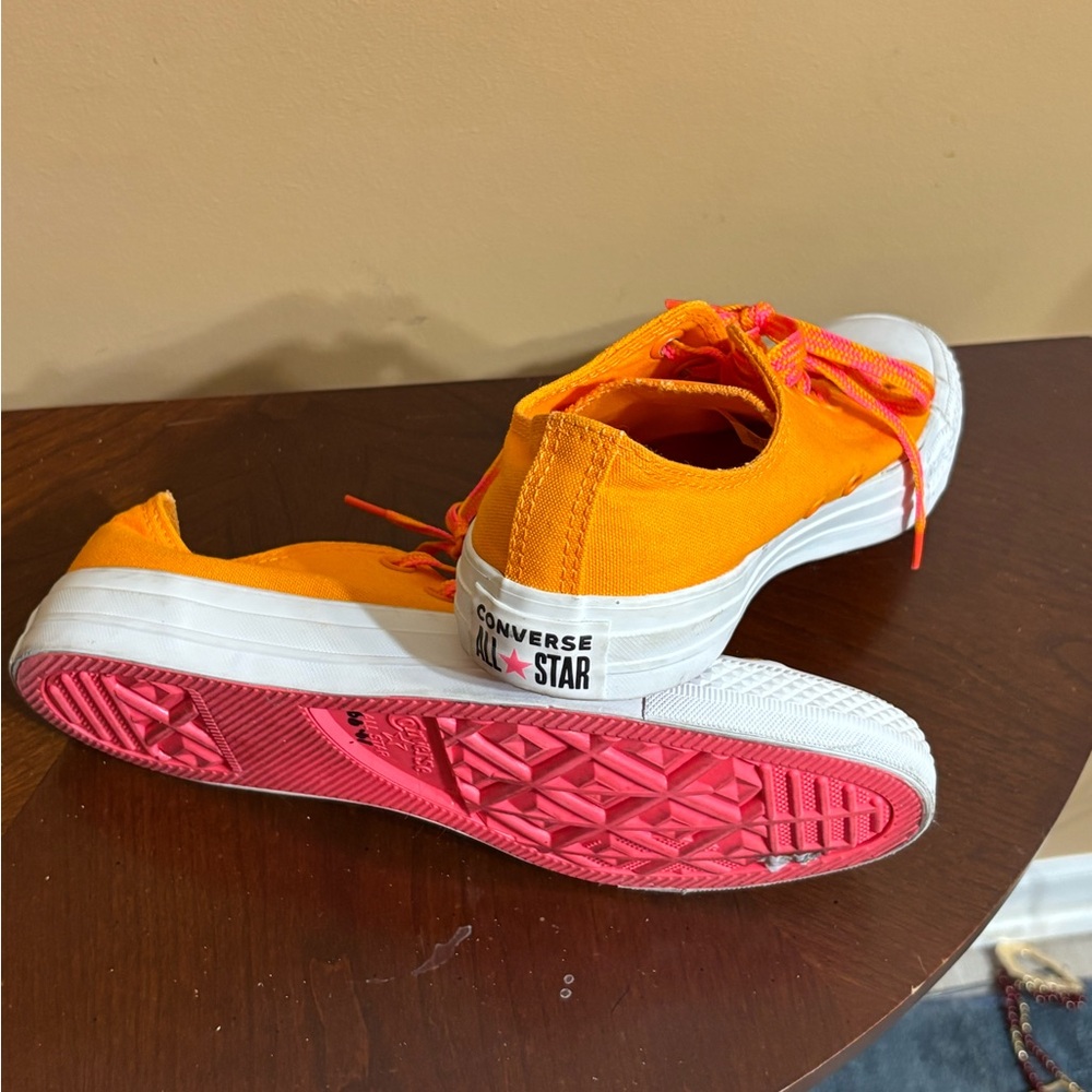 Converse Bright Orange Low-Top Sneakers Men’s size 6 - Picture 4 of 8